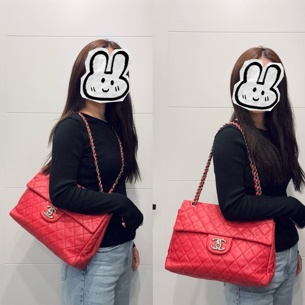 Authentic Chanel classic maxi soft caviar single flap in SHW